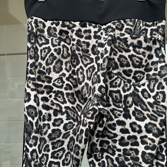 Goldbergh Animal Print Apres Ski Stretch Pant. Fits like a size Small. - Picture 4 of 6